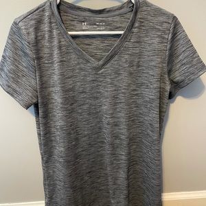 Under Armour heat gear v neck (Medium)